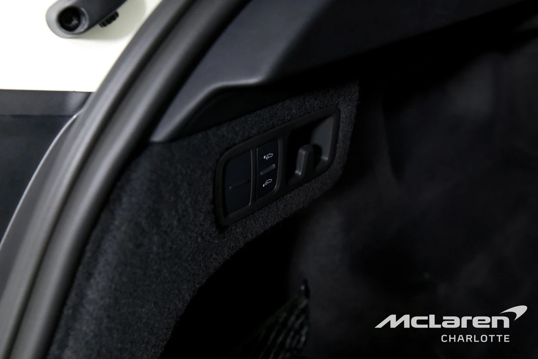 2022 Lamborghini Urus - Image 23 of 31