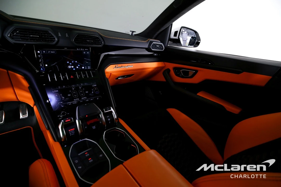 2022 Lamborghini Urus - Image 15 of 31
