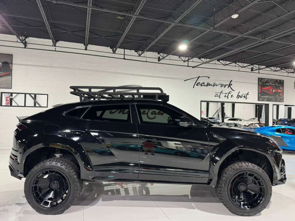 2022 Lamborghini Urus - Image 8 of 12