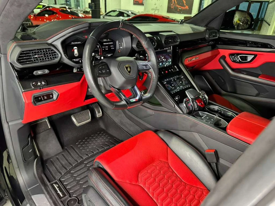 2022 Lamborghini Urus - Image 9 of 12