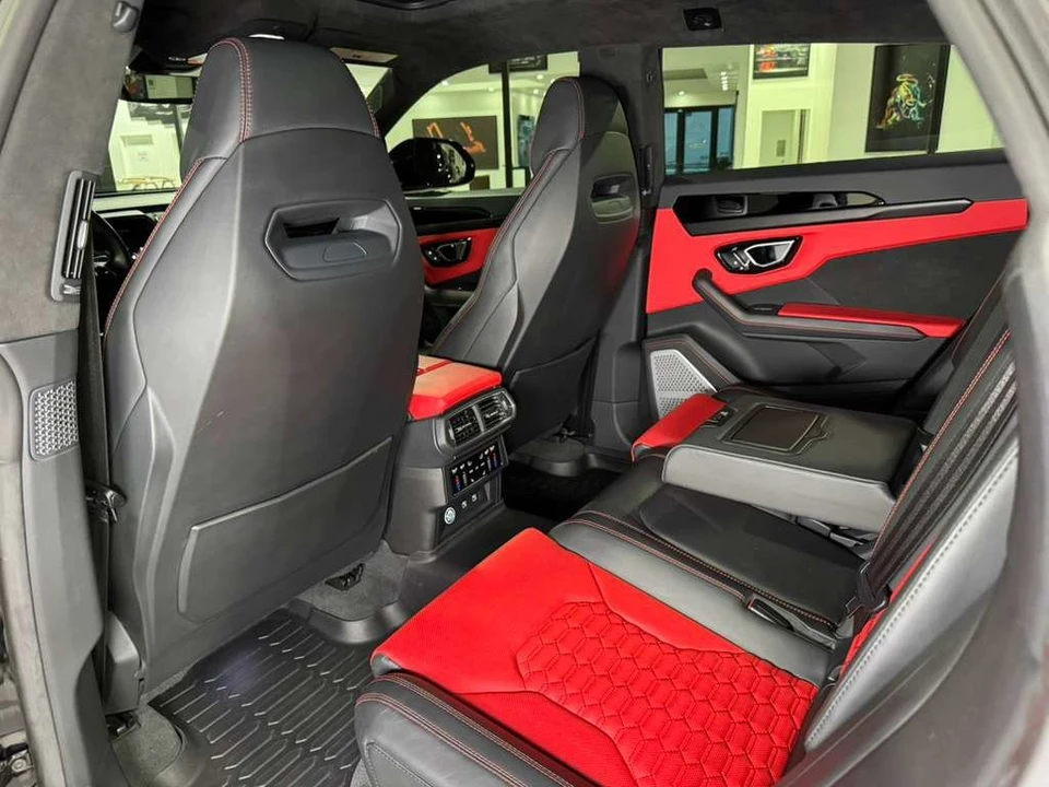 2022 Lamborghini Urus - Image 11 of 12