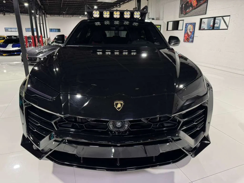 2022 Lamborghini Urus - Image 2 of 12