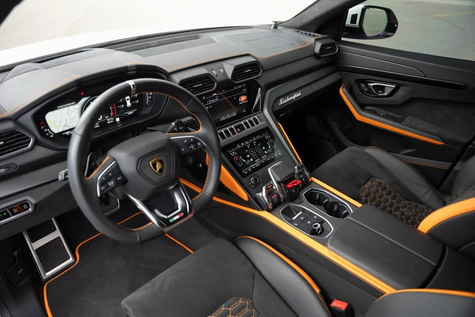 2022 Lamborghini Urus - Image 10 of 20