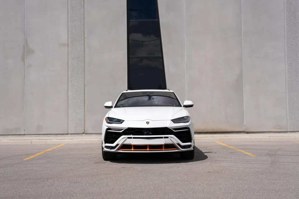 2022 Lamborghini Urus - Image 2 of 20