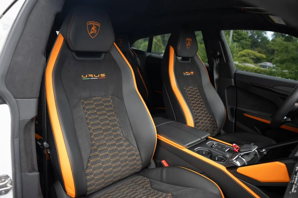 2022 Lamborghini Urus - Image 17 of 20
