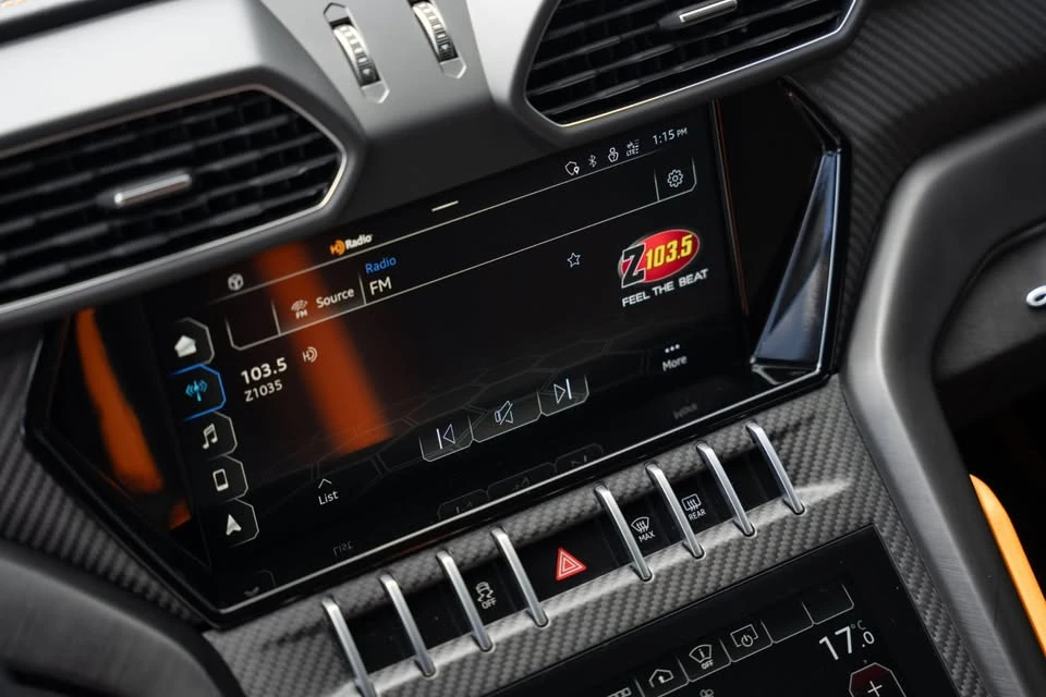 2022 Lamborghini Urus - Image 13 of 20