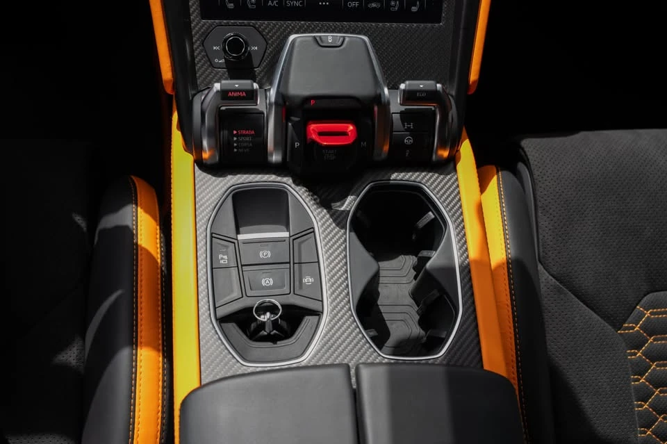 2022 Lamborghini Urus - Image 15 of 20