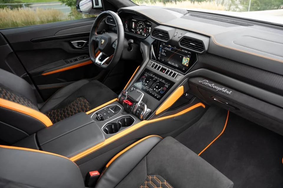 2022 Lamborghini Urus - Image 16 of 20