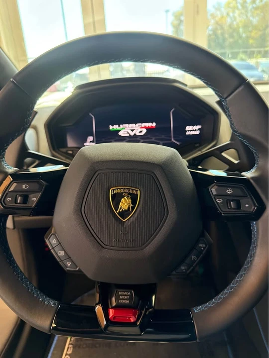 2022 Lamborghini Huracan LP610-2 EVO - Image 4 of 10