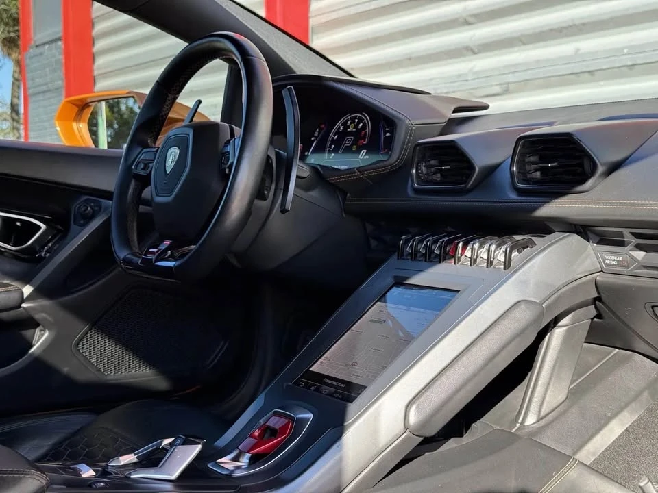 2022 Lamborghini Huracan - Image 4 of 15