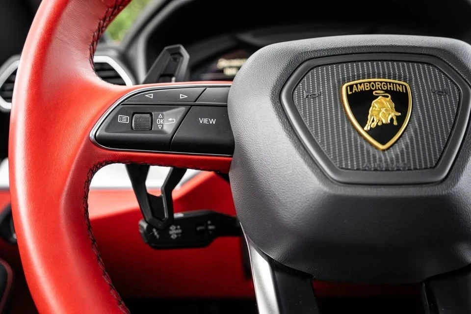 2022 Lamborghini Urus - Image 16 of 20