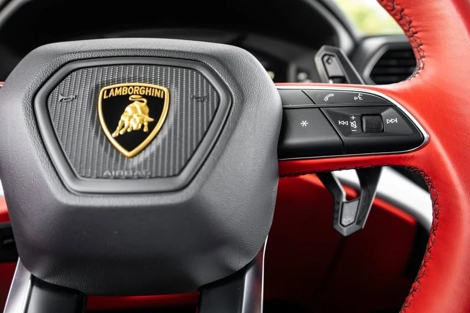 2022 Lamborghini Urus - Image 17 of 20