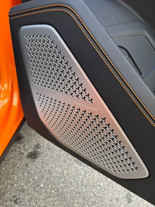 2022 Lamborghini Urus - Image 13 of 15