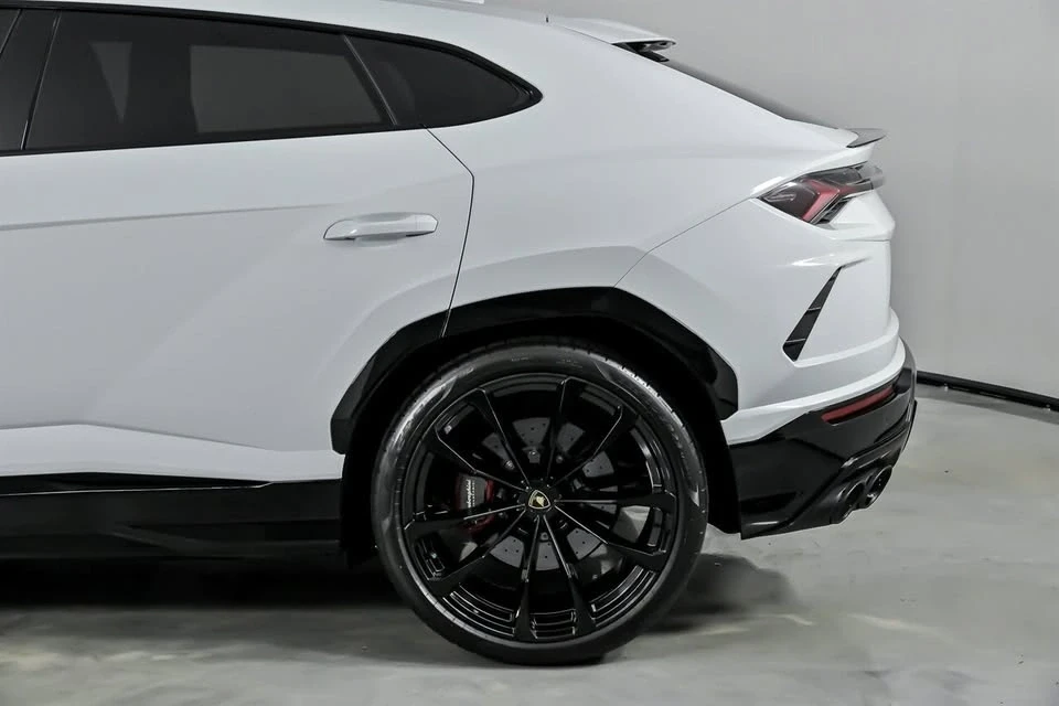 2022 Lamborghini Urus - Image 9 of 20