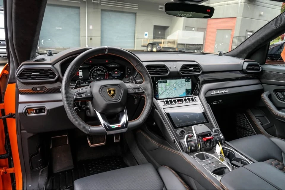 2022 Lamborghini Urus - Image 8 of 14