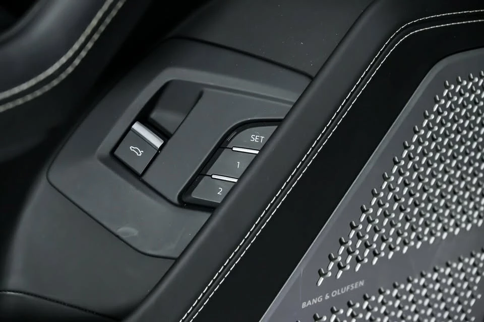 2022 Lamborghini Urus - Image 18 of 19
