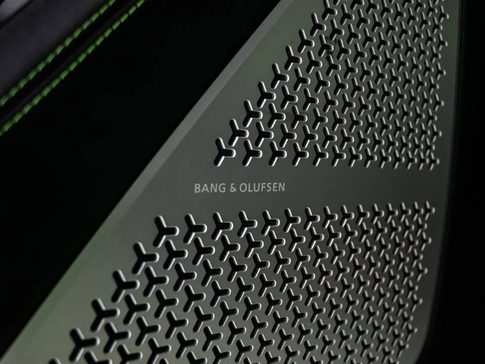 2022 Lamborghini Urus - Image 14 of 15