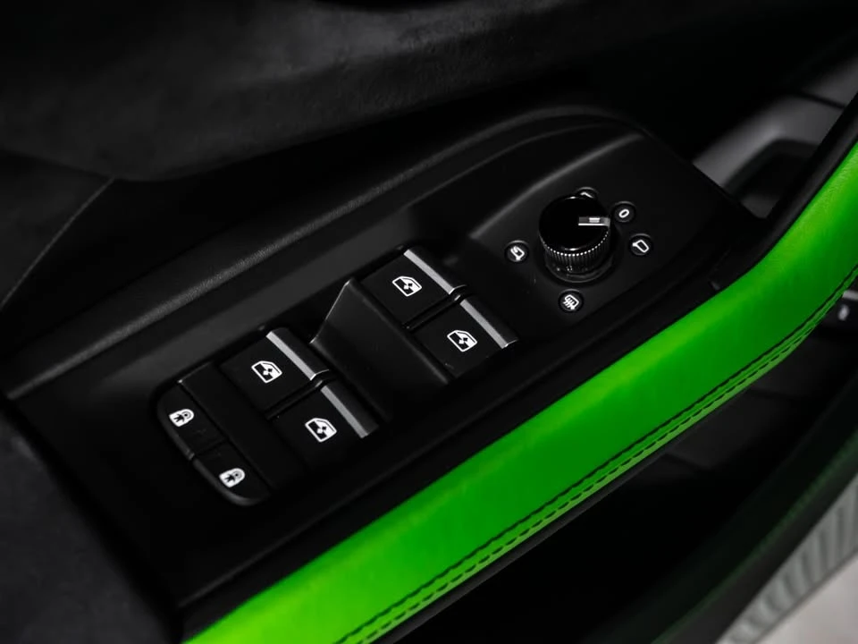 2022 Lamborghini Urus - Image 12 of 15