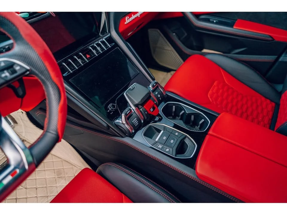 2022 Lamborghini Urus - Image 7 of 9