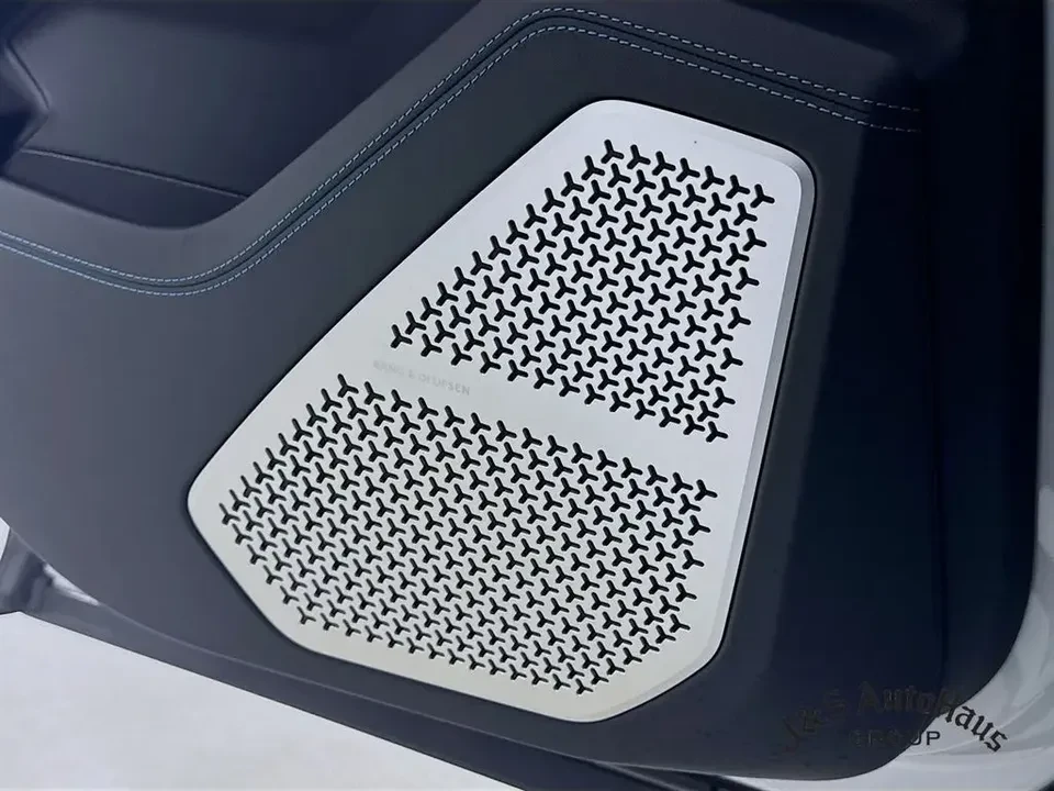 2022 Lamborghini Urus - Image 12 of 17