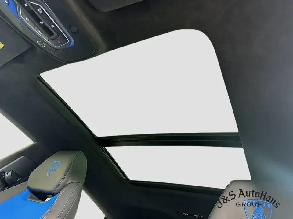 2022 Lamborghini Urus - Image 13 of 17