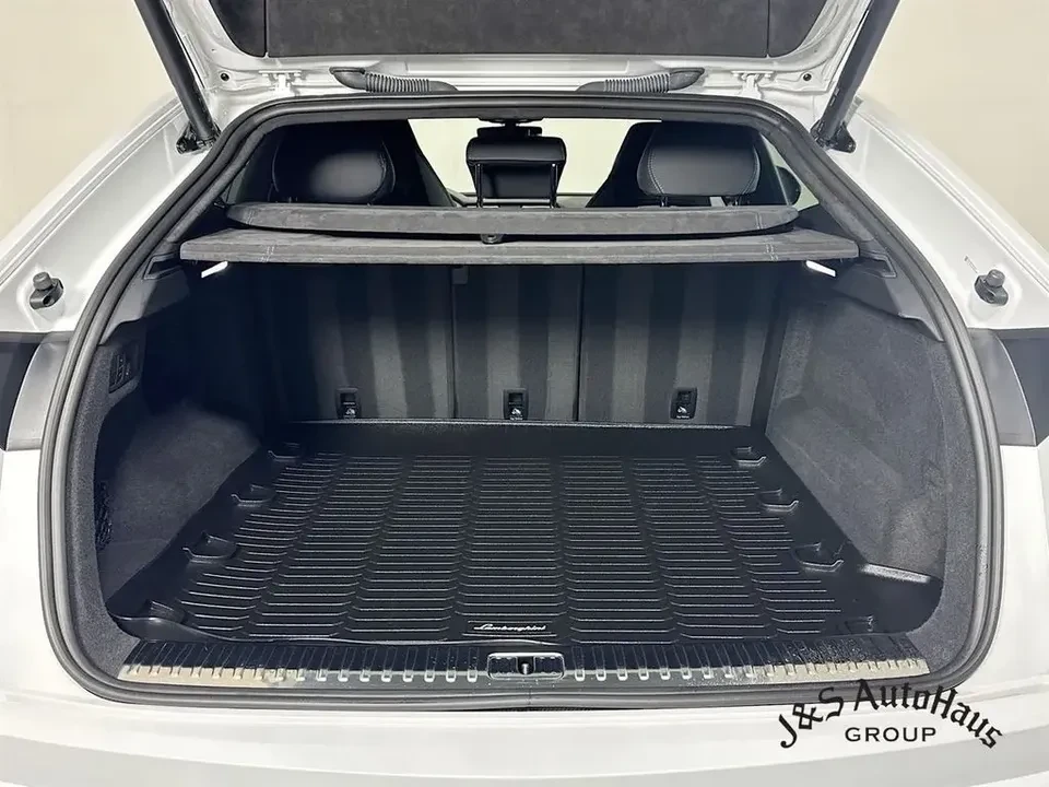 2022 Lamborghini Urus - Image 16 of 17