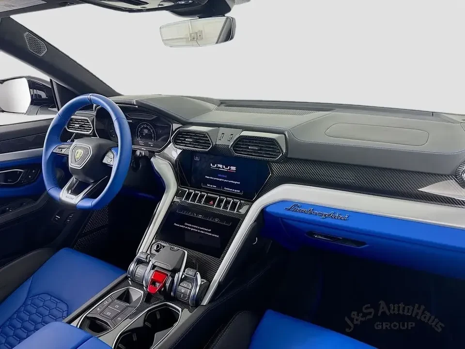 2022 Lamborghini Urus - Image 8 of 17