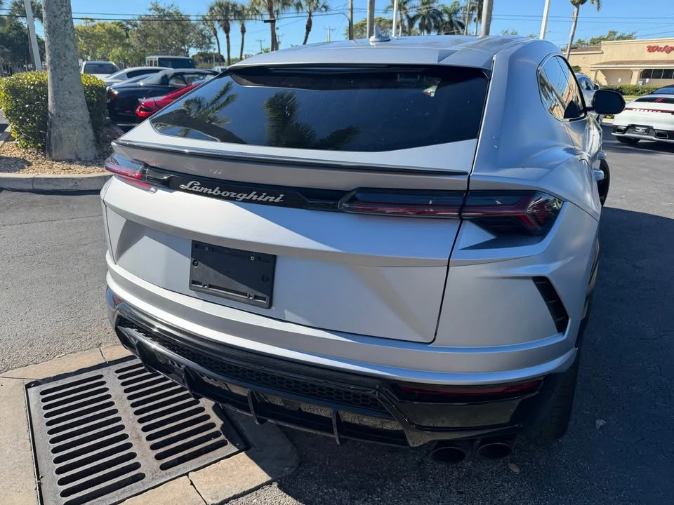 2022 Lamborghini Urus - Image 4 of 10