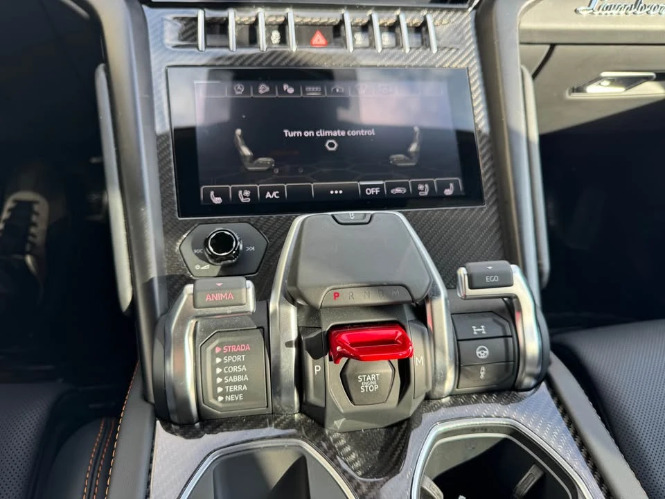 2022 Lamborghini Urus - Image 11 of 17