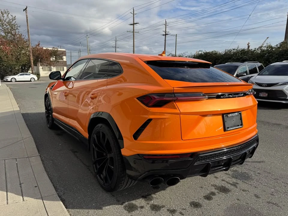 2022 Lamborghini Urus - Image 14 of 17