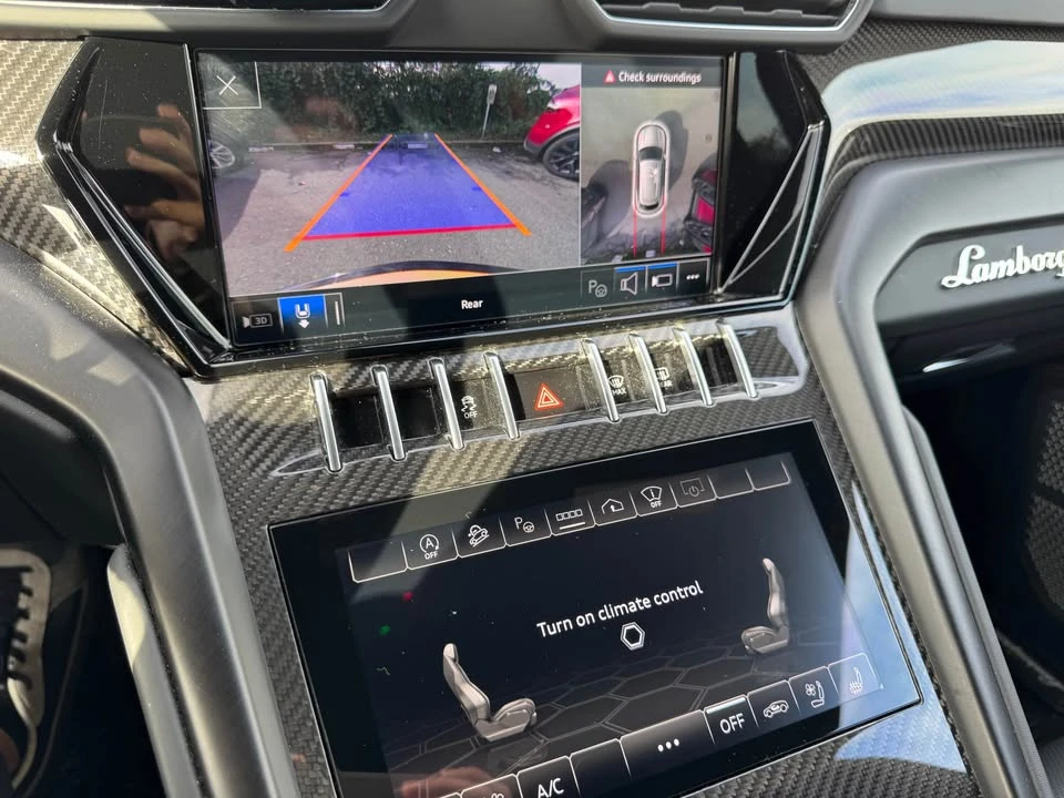 2022 Lamborghini Urus - Image 7 of 17
