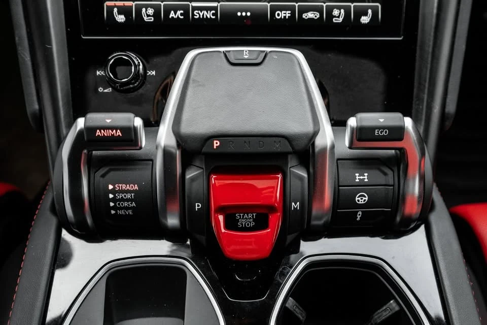2022 Lamborghini Urus - Image 10 of 15