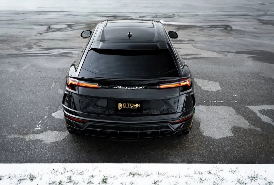 2022 Lamborghini Urus - Image 3 of 15