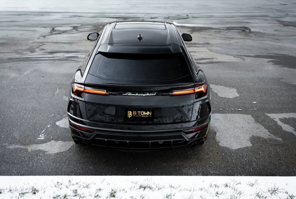 2022 Lamborghini Urus - Image 3 of 15