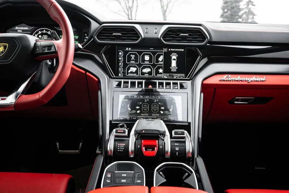 2022 Lamborghini Urus - Image 13 of 15
