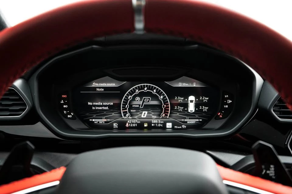 2022 Lamborghini Urus - Image 14 of 20