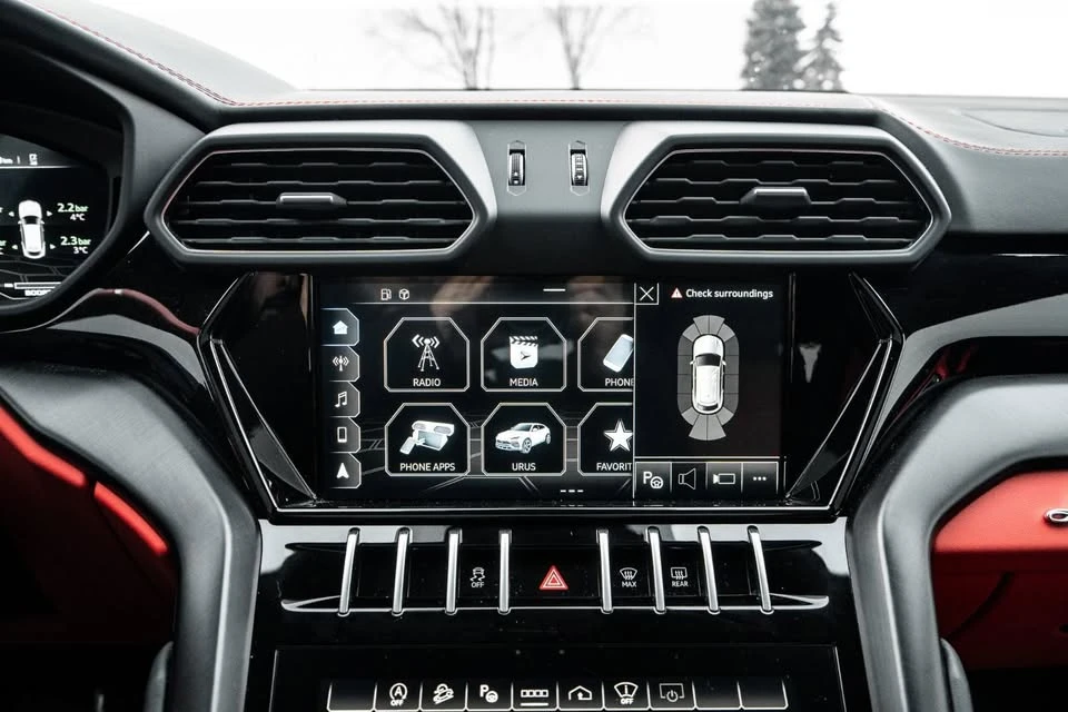 2022 Lamborghini Urus - Image 14 of 15