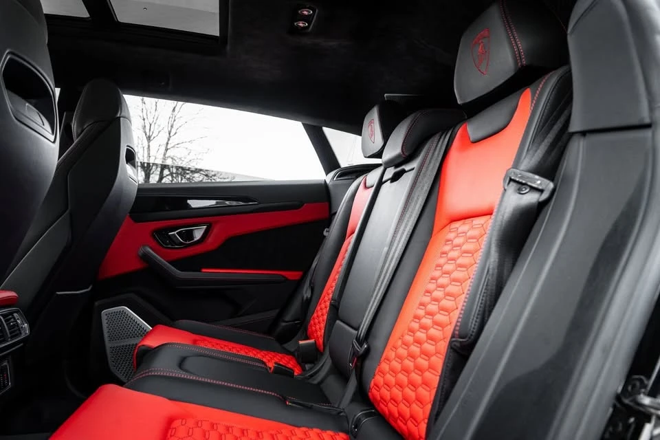 2022 Lamborghini Urus - Image 8 of 15
