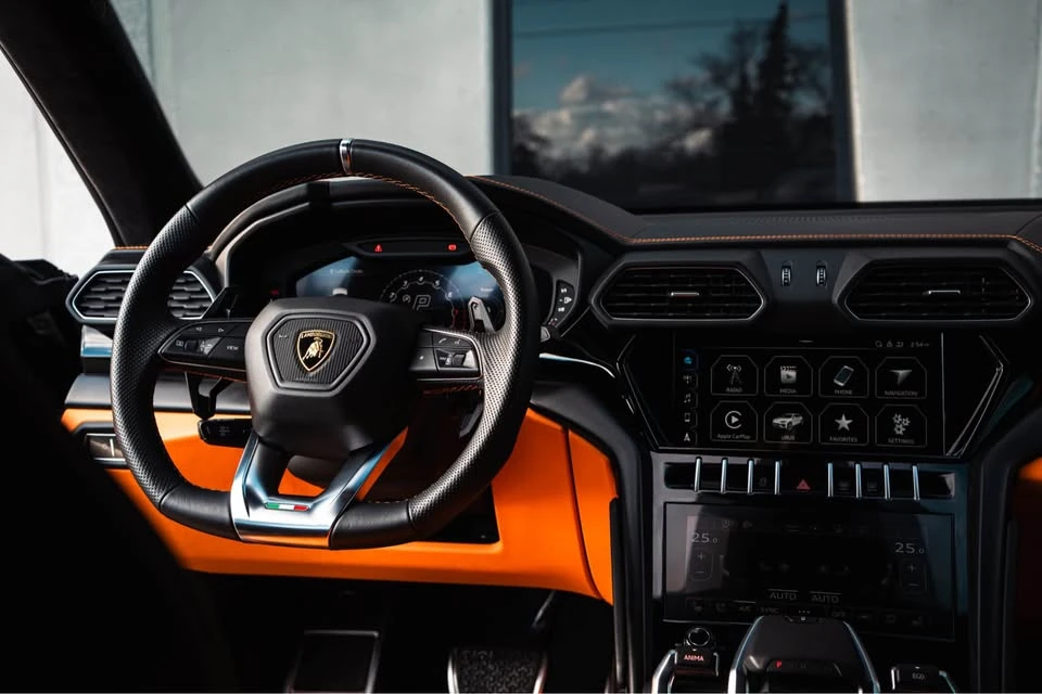 2022 Lamborghini Urus - Image 6 of 9