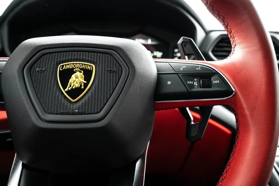 2022 Lamborghini Urus - Image 13 of 20