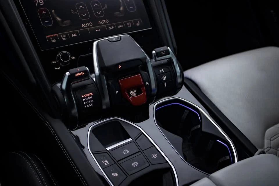 2022 Lamborghini Urus - Image 5 of 9