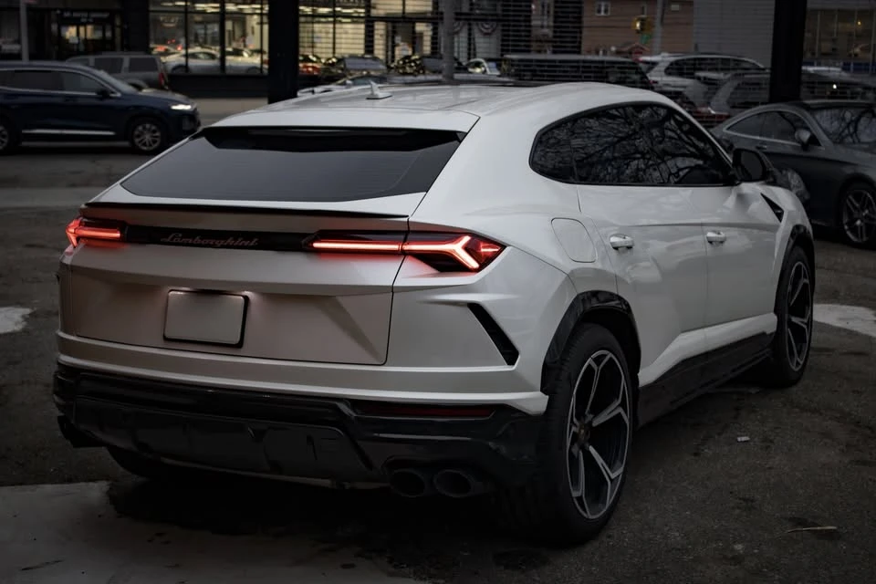 2022 Lamborghini Urus - Image 3 of 9