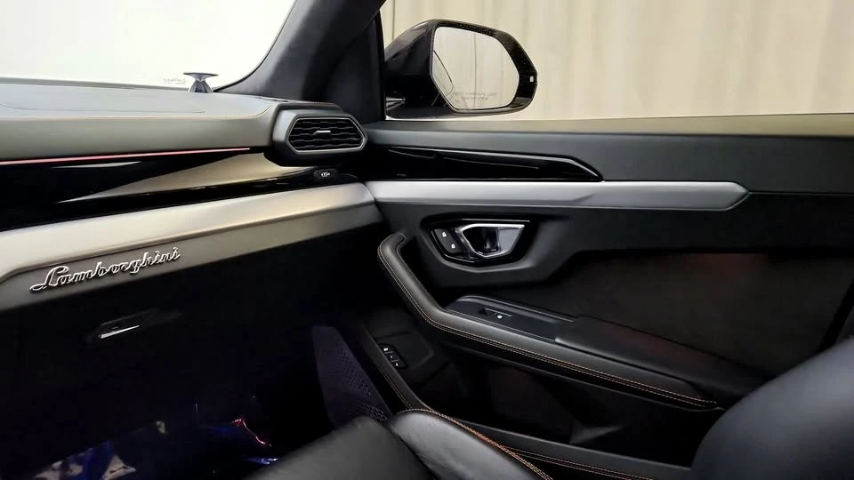 2022 Lamborghini Urus - Image 14 of 19