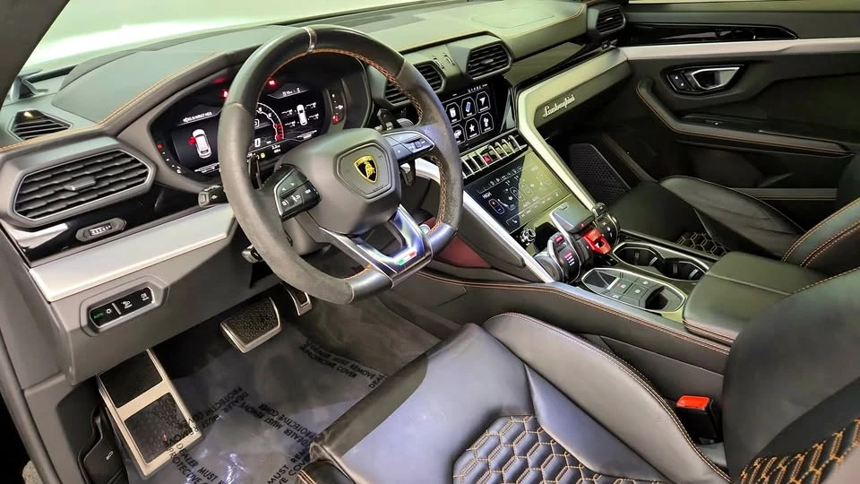 2022 Lamborghini Urus - Image 10 of 19
