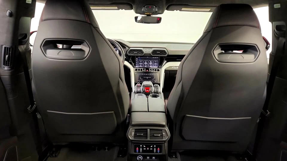 2022 Lamborghini Urus - Image 16 of 19