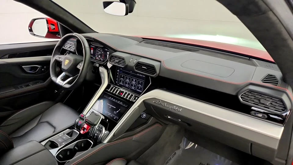 2022 Lamborghini Urus - Image 13 of 19