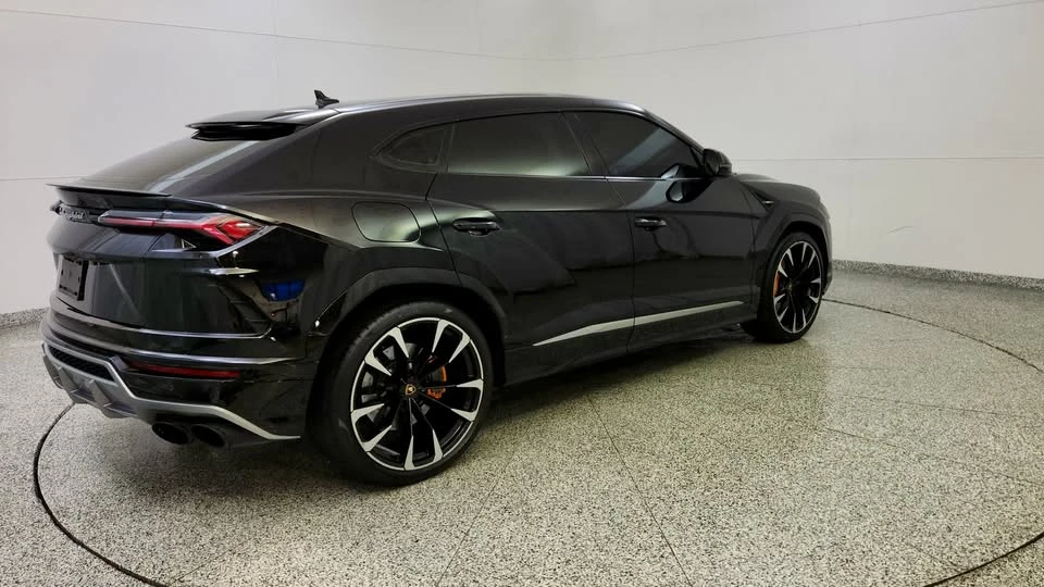 2022 Lamborghini Urus - Image 8 of 19