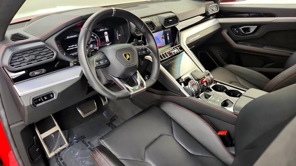 2022 Lamborghini Urus - Image 10 of 19