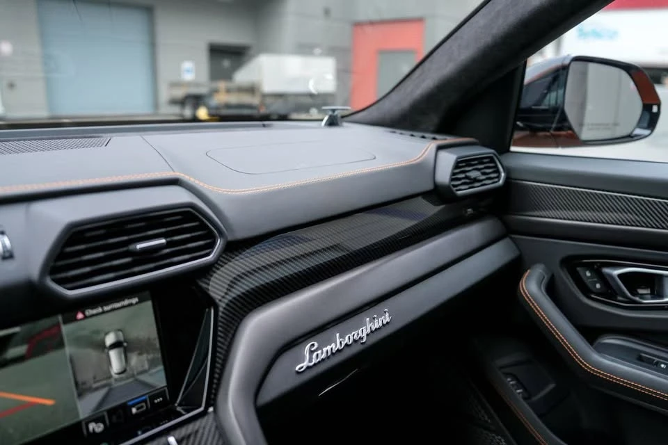 2022 Lamborghini Urus - Image 10 of 20