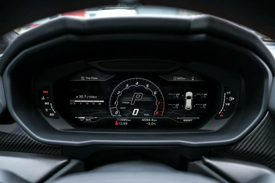 2022 Lamborghini Urus - Image 15 of 20